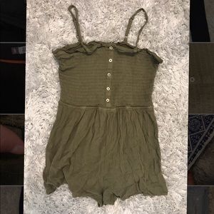 Army green romper (fits like a large)